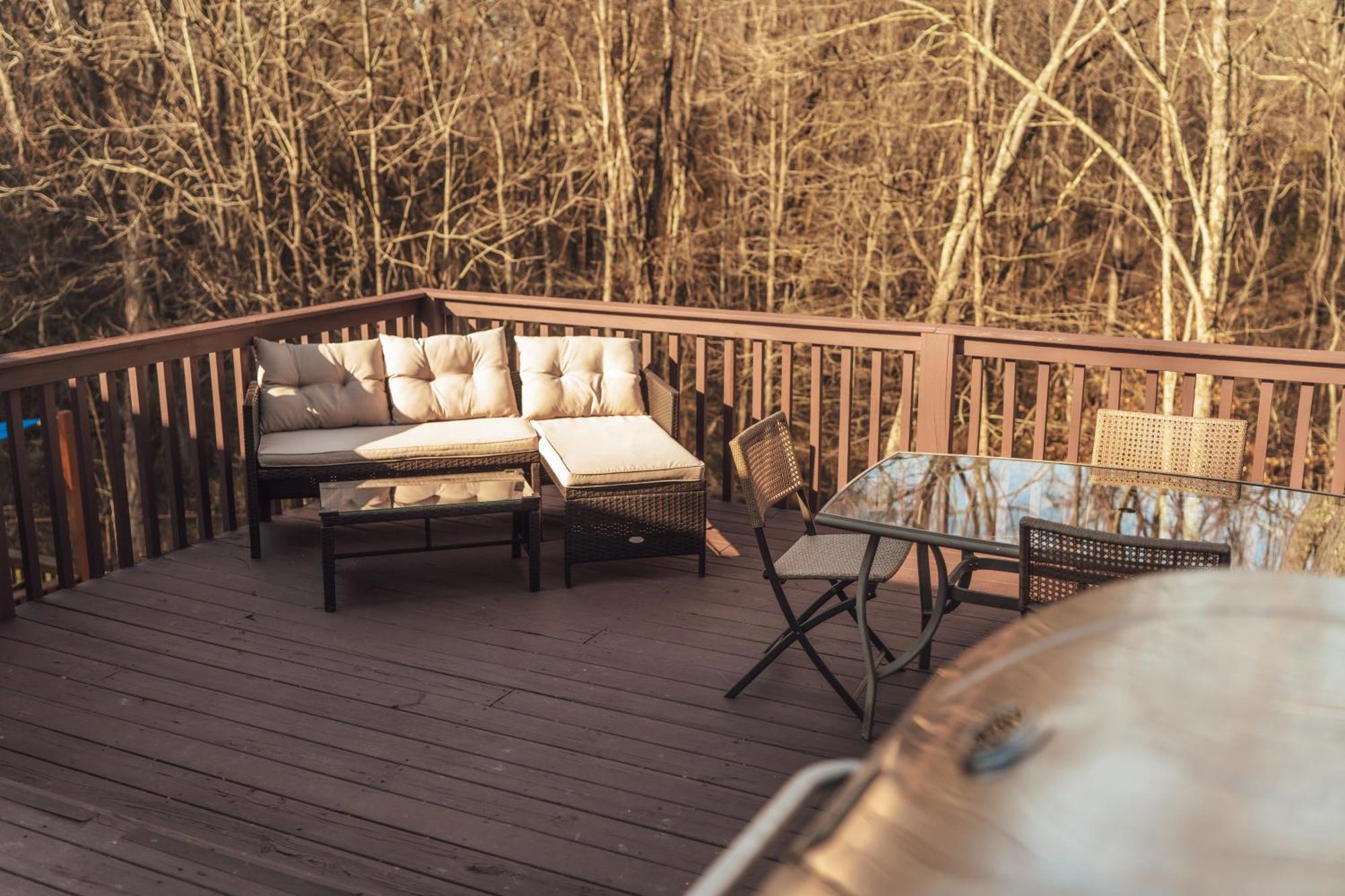 Bigfoot's Hideout - A Hocking Hills Escape Logan